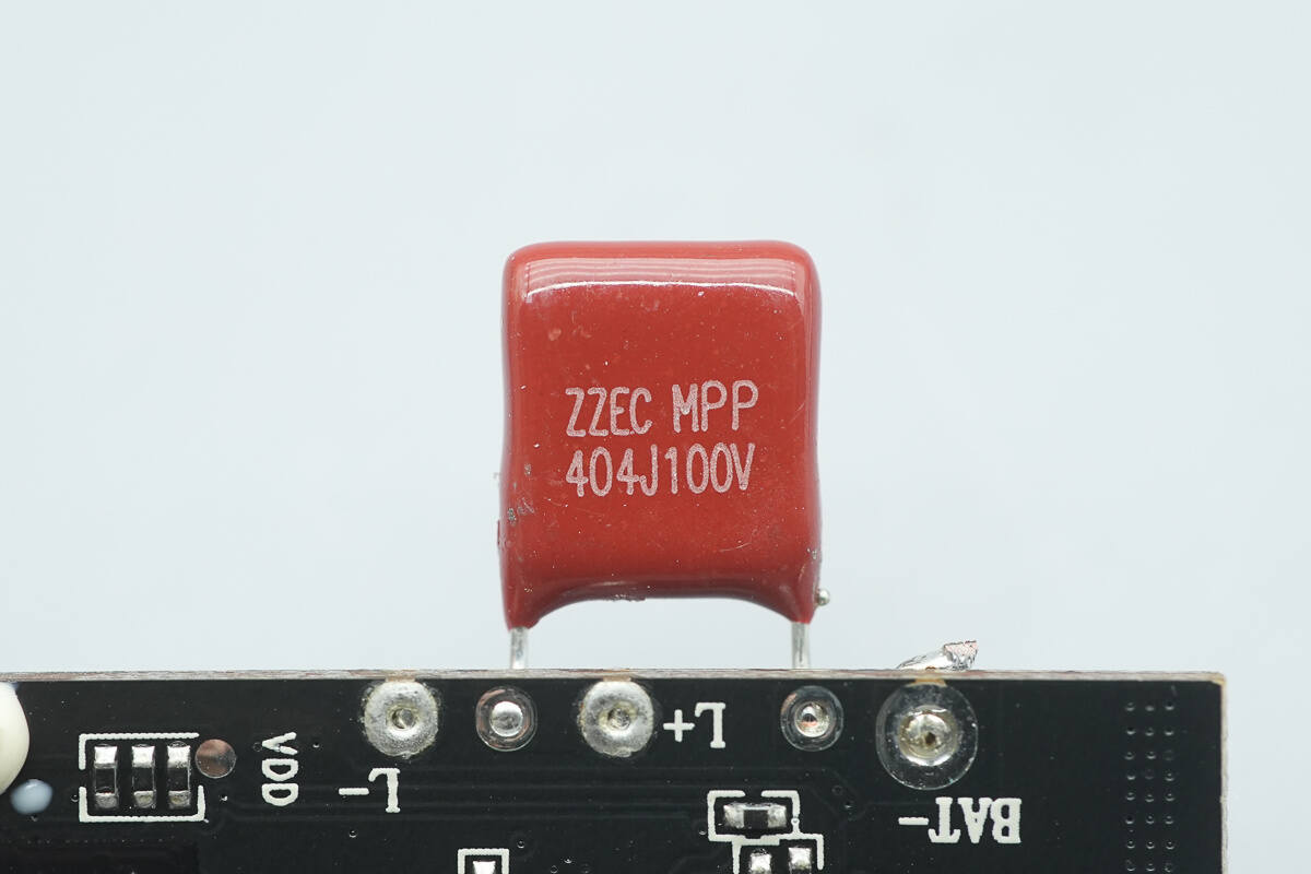 Teardown of BYD Ocean Series Magnetic Power Bank YM117 (Need for Speed Edition)-Chargerlab