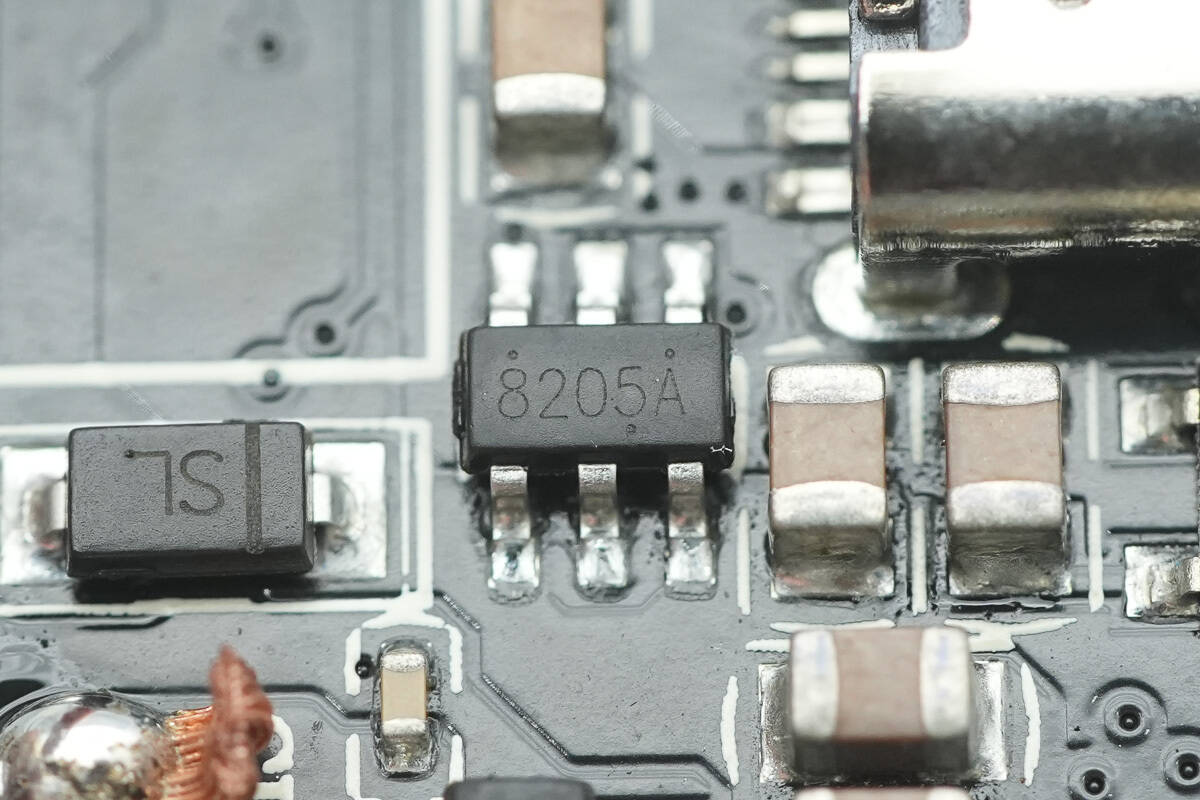 Teardown of BYD Ocean Series Magnetic Power Bank YM117 (Need for Speed Edition)-Chargerlab