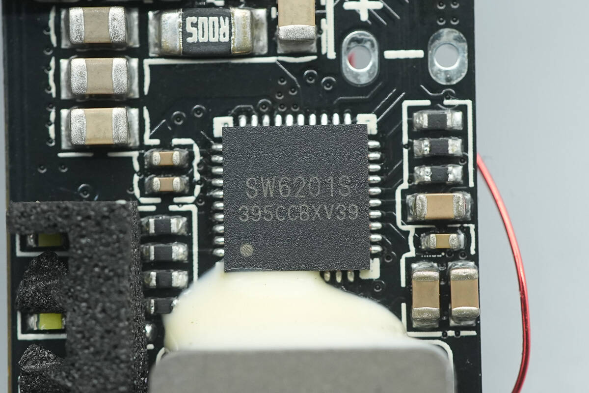 Teardown of BYD Ocean Series Magnetic Power Bank YM117 (Need for Speed Edition)-Chargerlab