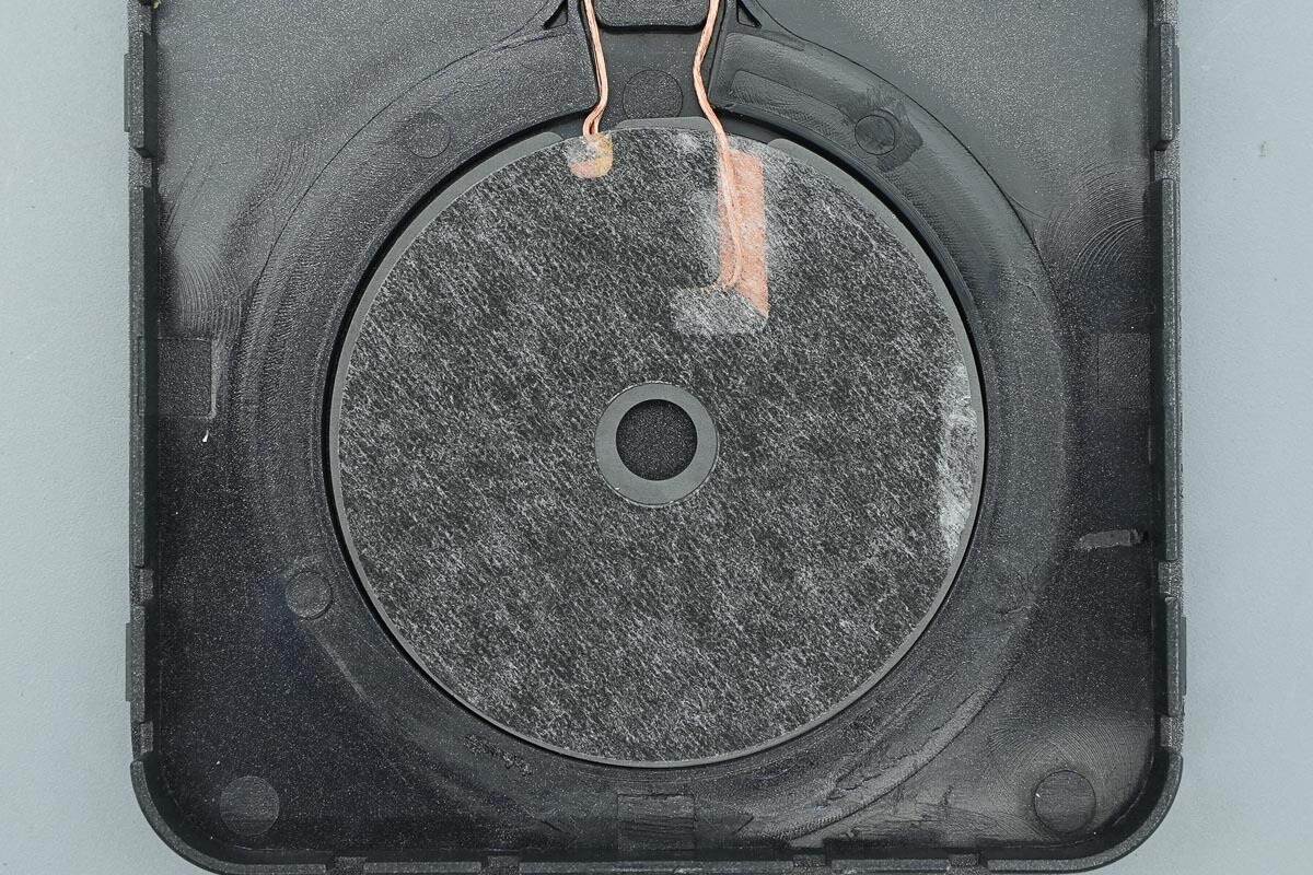 Teardown of BYD Ocean Series Magnetic Power Bank YM117 (Need for Speed Edition)-Chargerlab