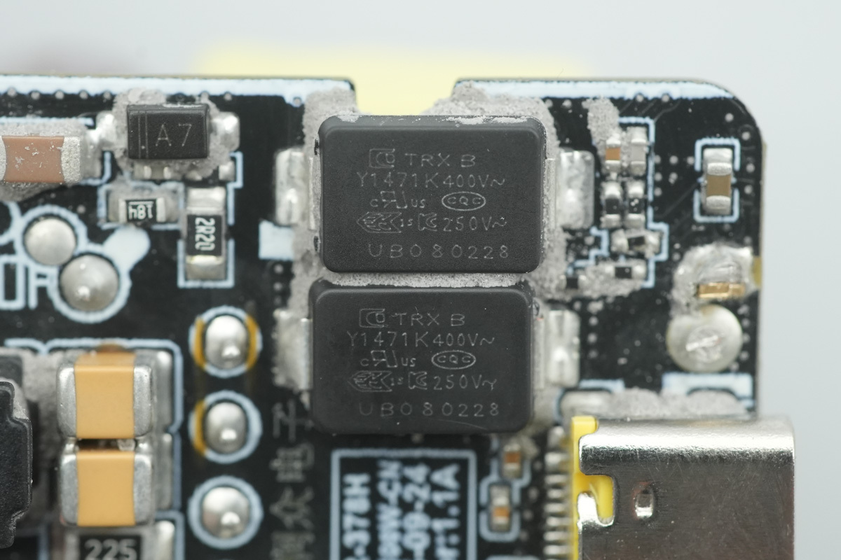 TeardownofBaseus EnerFill FH22 100W GaN PD Fast Charger-Chargerlab