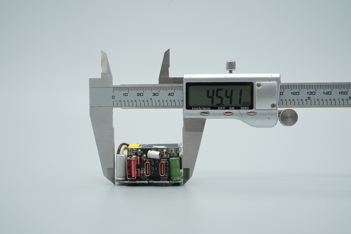 Teardown of the WEX 65W SiC Charger-Chargerlab