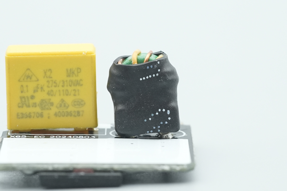 Teardown of the WEX 65W SiC Charger-Chargerlab