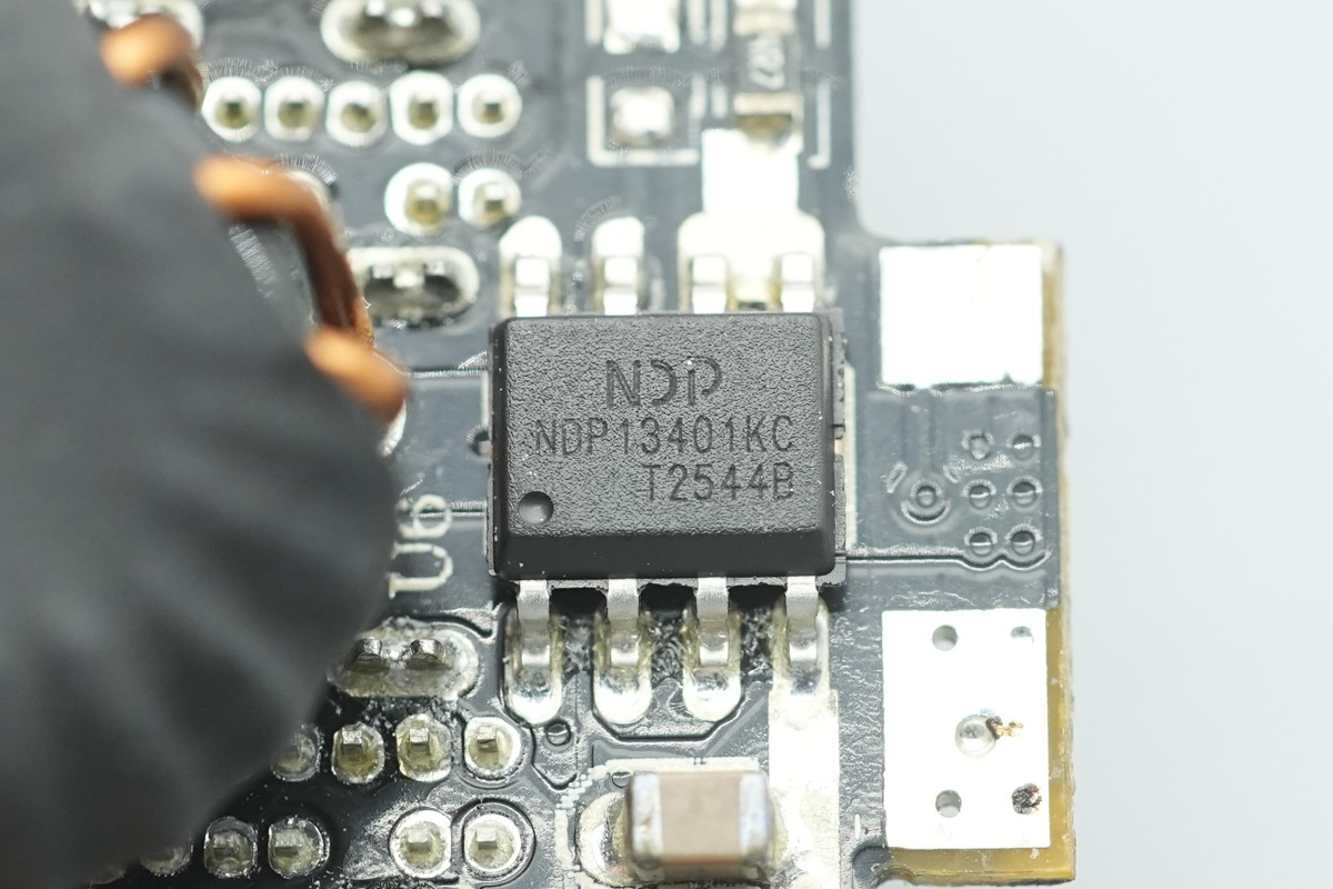 Teardown of the WEX 65W SiC Charger-Chargerlab