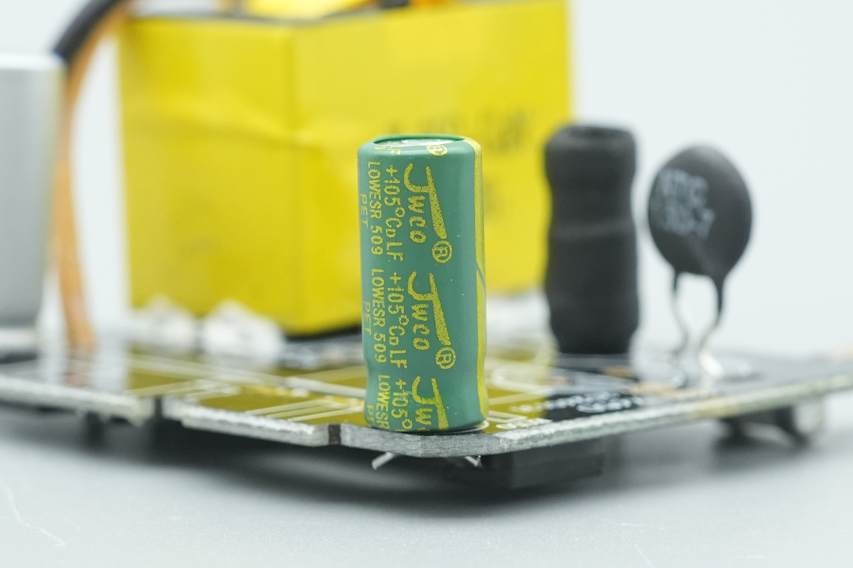 Teardown of the WEX 65W SiC Charger-Chargerlab