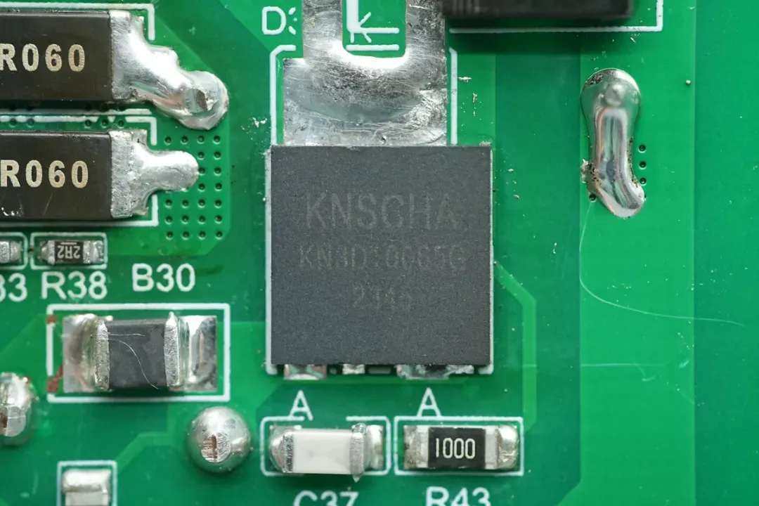 Powering Gaming Laptops and Mini PCs: Ziener 300W Ultra-Slim GaN Adapter Analysis-Chargerlab