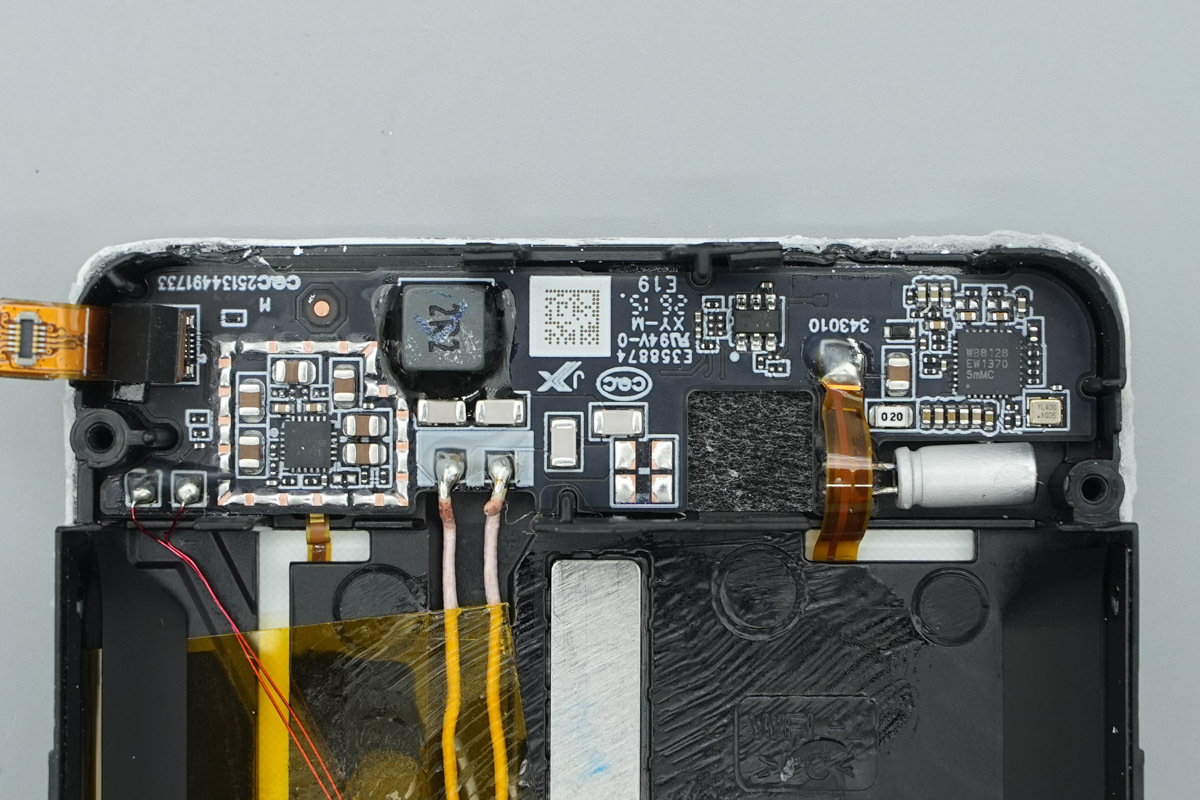 Teardown of the Xiaomi Ultra Slim Power Bank 10,000mAh 45W-Chargerlab