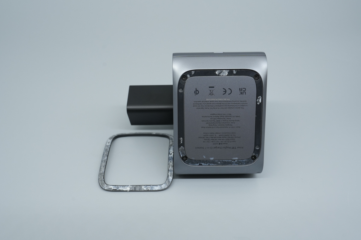 Teardown of the Anker737 MagGo 3-in-1 Wireless Charger-Chargerlab