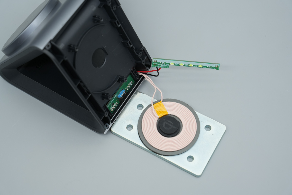 Teardown of the Anker737 MagGo 3-in-1 Wireless Charger-Chargerlab