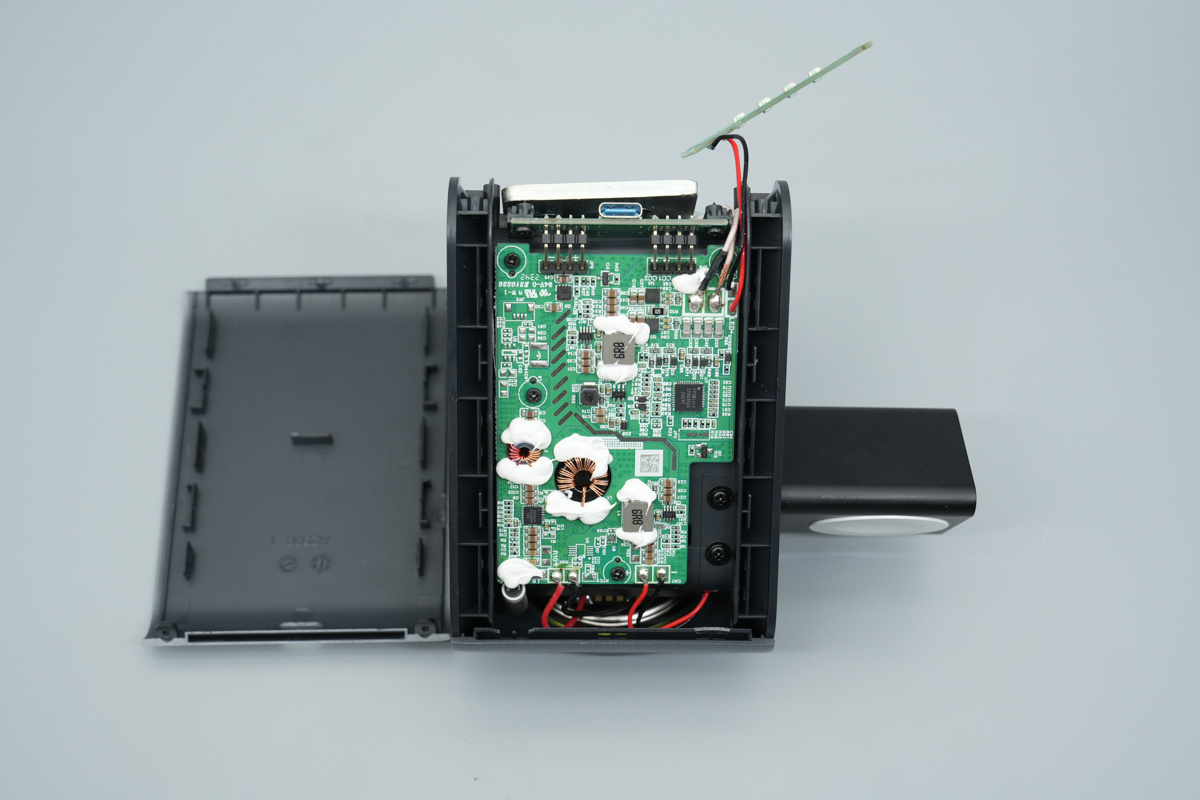 Teardown of the Anker737 MagGo 3-in-1 Wireless Charger-Chargerlab