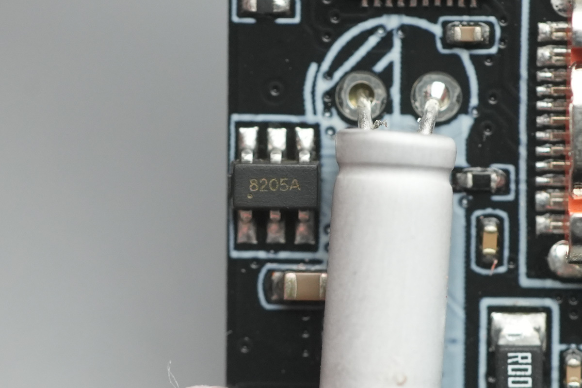 Teardown of the WiWU Silver Seraph Alloy Unibody Power Bank-Chargerlab