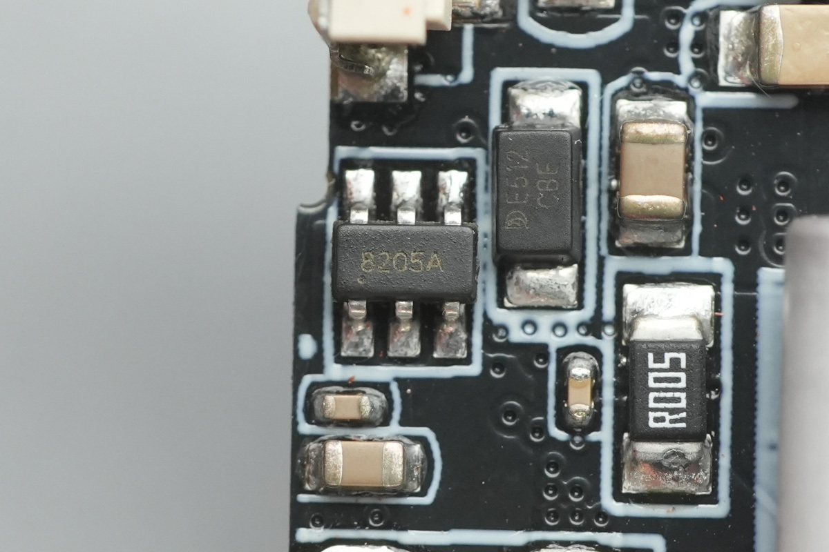 Teardown of the WiWU Silver Seraph Alloy Unibody Power Bank-Chargerlab