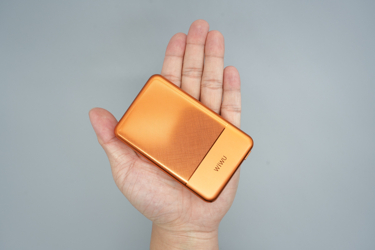 Teardown of the WiWU Silver Seraph Alloy Unibody Power Bank-Chargerlab