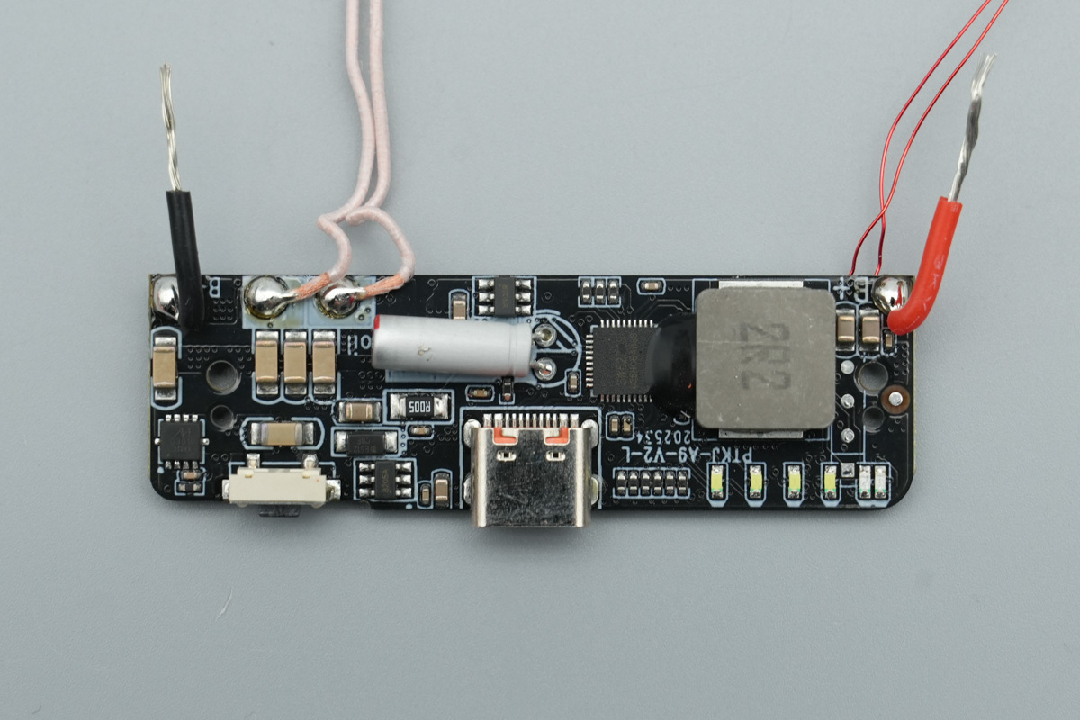 Teardown of the WiWU Silver Seraph Alloy Unibody Power Bank-Chargerlab