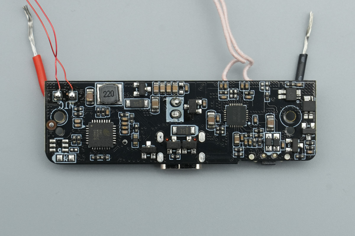 Teardown of the WiWU Silver Seraph Alloy Unibody Power Bank-Chargerlab