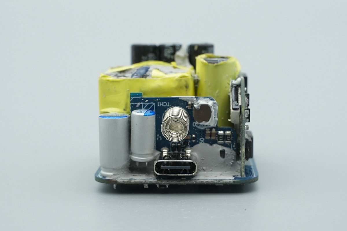Teardown of the UGREEN 45W USB-C GaN Charger-Chargerlab