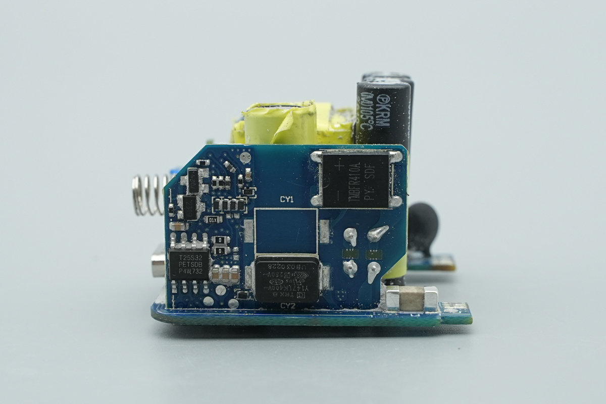 Teardown of the UGREEN 45W USB-C GaN Charger-Chargerlab