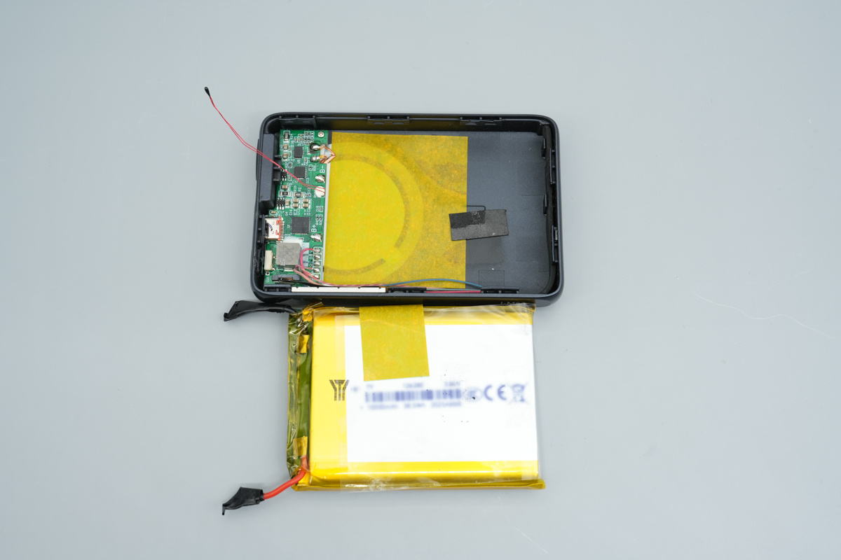 Teardown of the inno3C 22.5W Magnetic Wireless Power Bank-Chargerlab