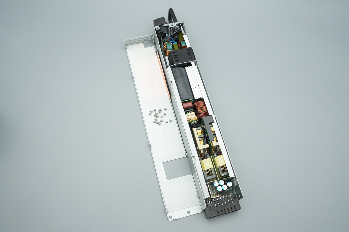 Teardown of the muRata’s 2000W Titanium-Rated SiC Server PSU-Chargerlab