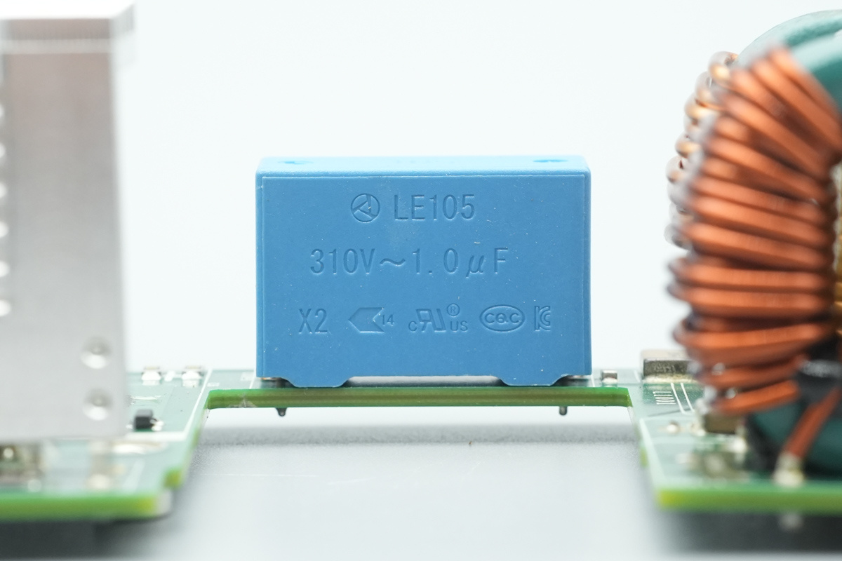 Teardown of the muRata’s 2000W Titanium-Rated SiC Server PSU-Chargerlab