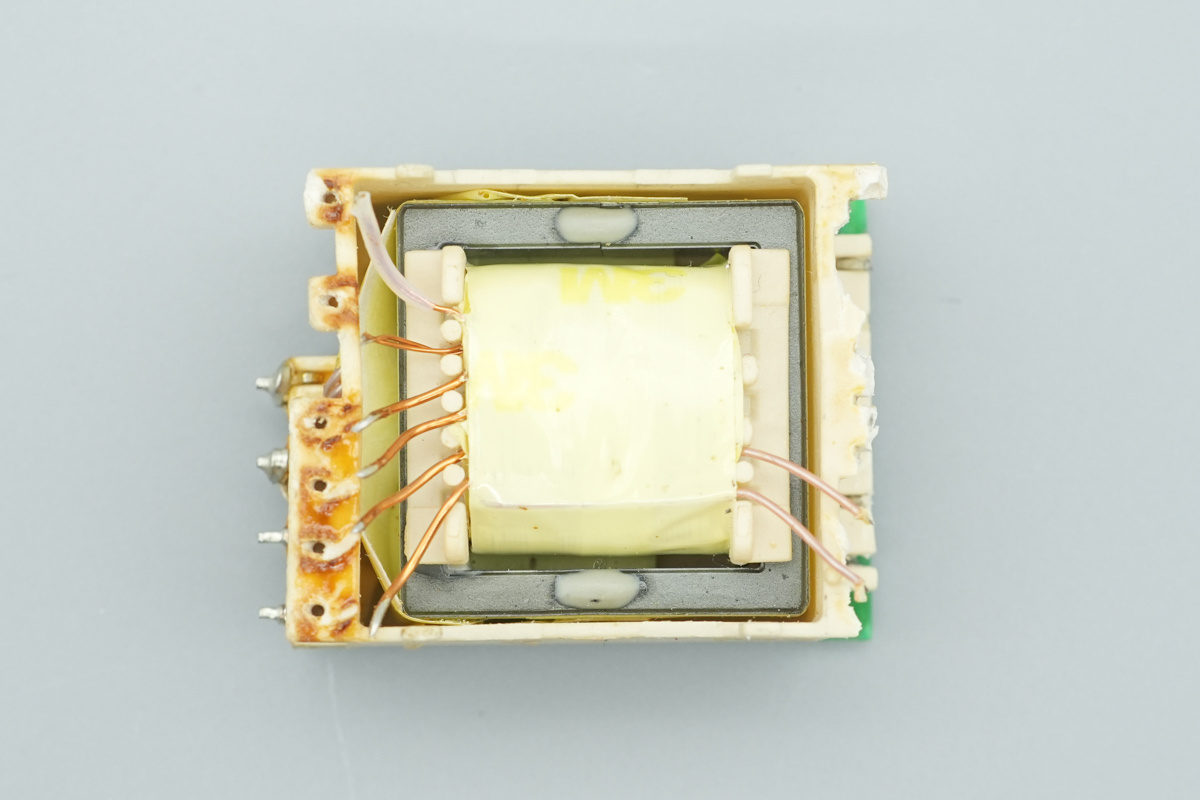 Teardown of the muRata’s 2000W Titanium-Rated SiC Server PSU-Chargerlab