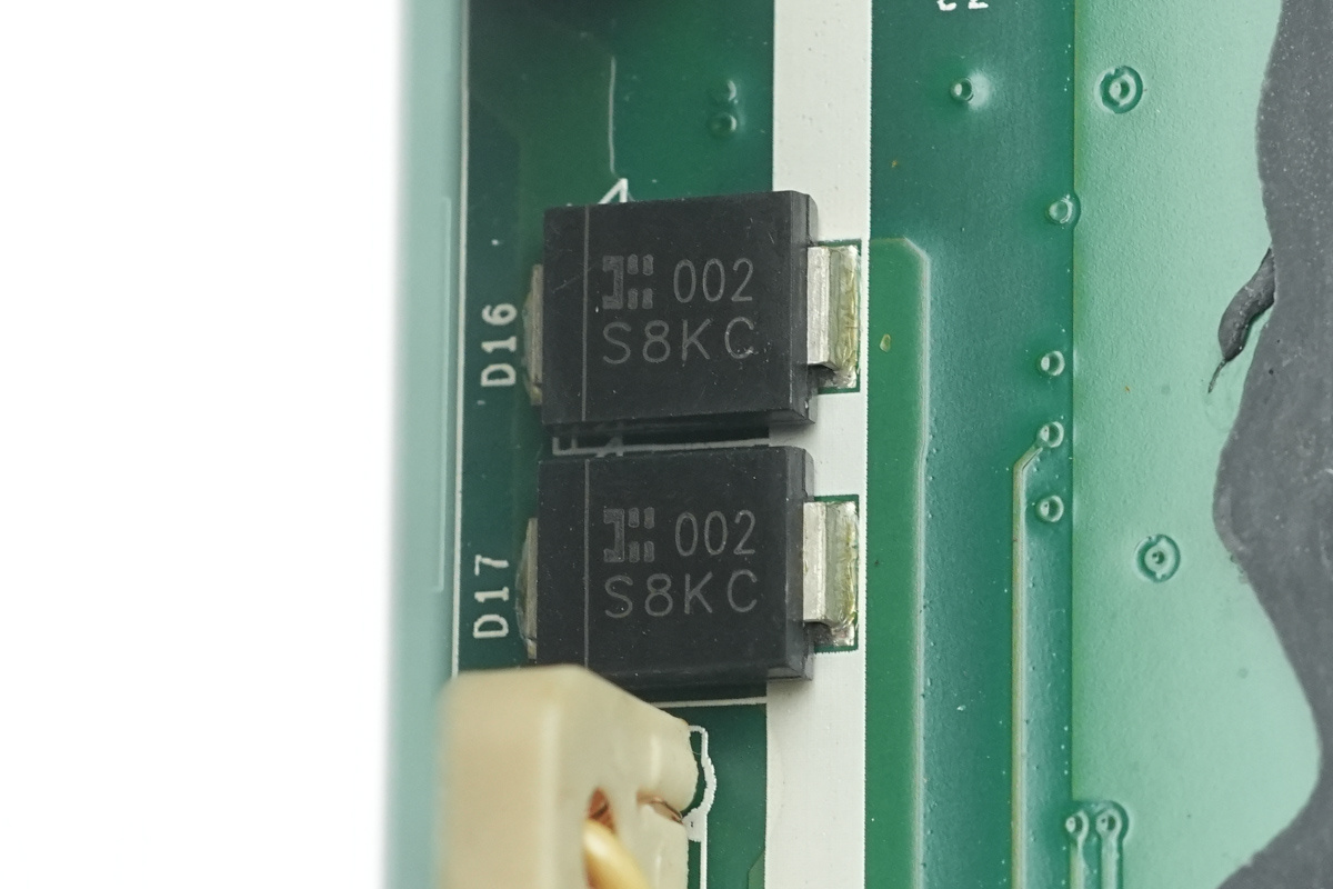 Teardown of the muRata’s 2000W Titanium-Rated SiC Server PSU-Chargerlab
