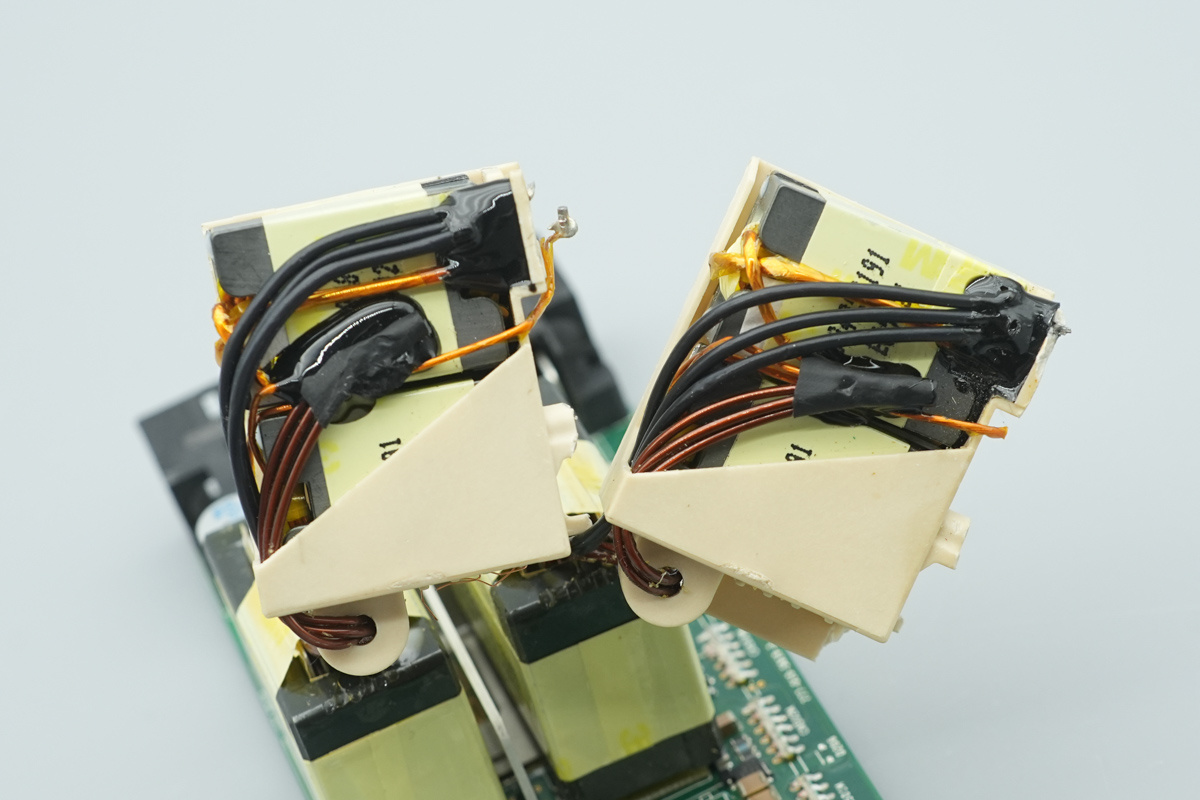 Teardown of the muRata’s 2000W Titanium-Rated SiC Server PSU-Chargerlab