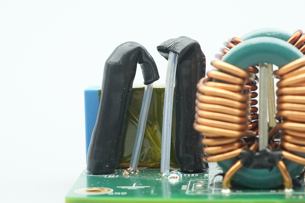 Teardown of the muRata’s 2000W Titanium-Rated SiC Server PSU-Chargerlab