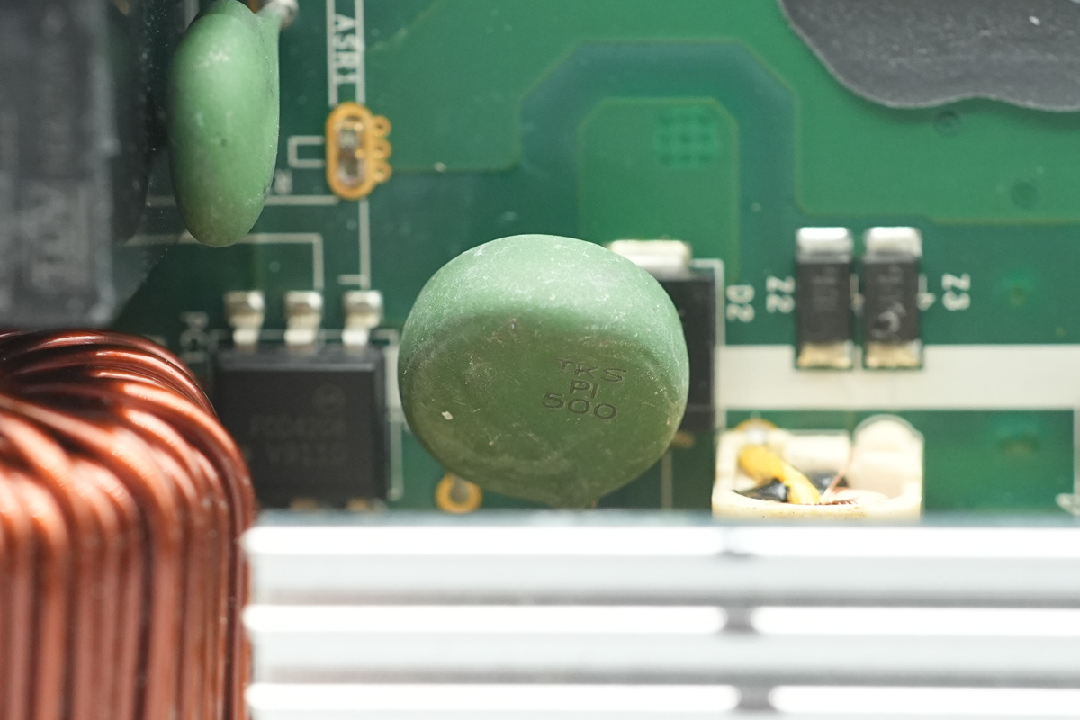 Teardown of the muRata’s 2000W Titanium-Rated SiC Server PSU-Chargerlab