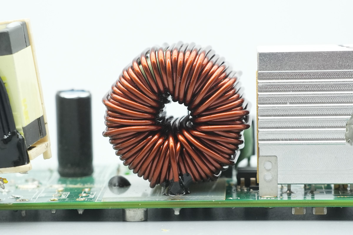 Teardown of the muRata’s 2000W Titanium-Rated SiC Server PSU-Chargerlab
