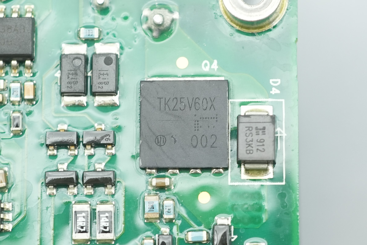 Teardown of the muRata’s 2000W Titanium-Rated SiC Server PSU-Chargerlab