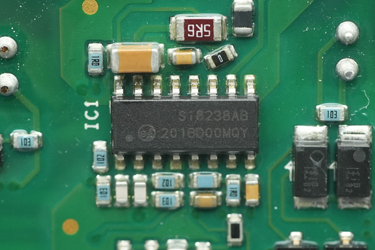 Teardown of the muRata’s 2000W Titanium-Rated SiC Server PSU-Chargerlab
