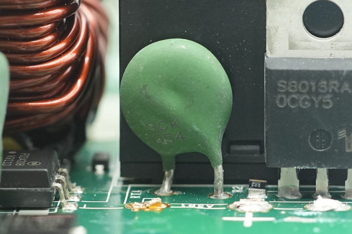 Teardown of the muRata’s 2000W Titanium-Rated SiC Server PSU-Chargerlab
