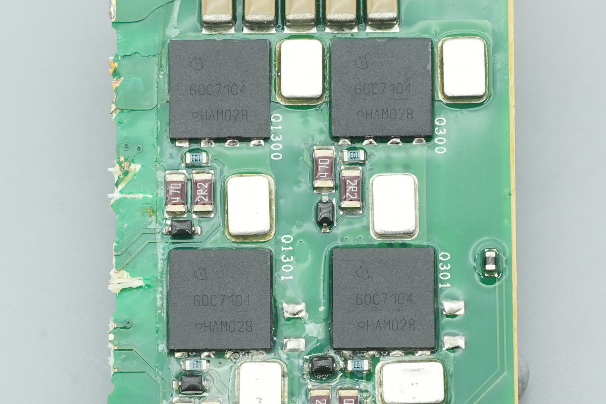 Teardown of the muRata’s 2000W Titanium-Rated SiC Server PSU-Chargerlab