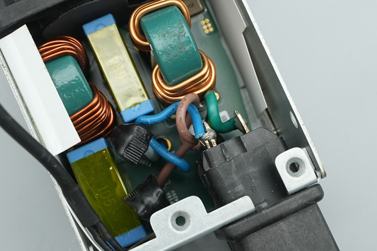 Teardown of the muRata’s 2000W Titanium-Rated SiC Server PSU-Chargerlab