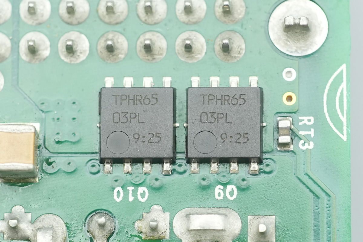 Teardown of the muRata’s 2000W Titanium-Rated SiC Server PSU-Chargerlab