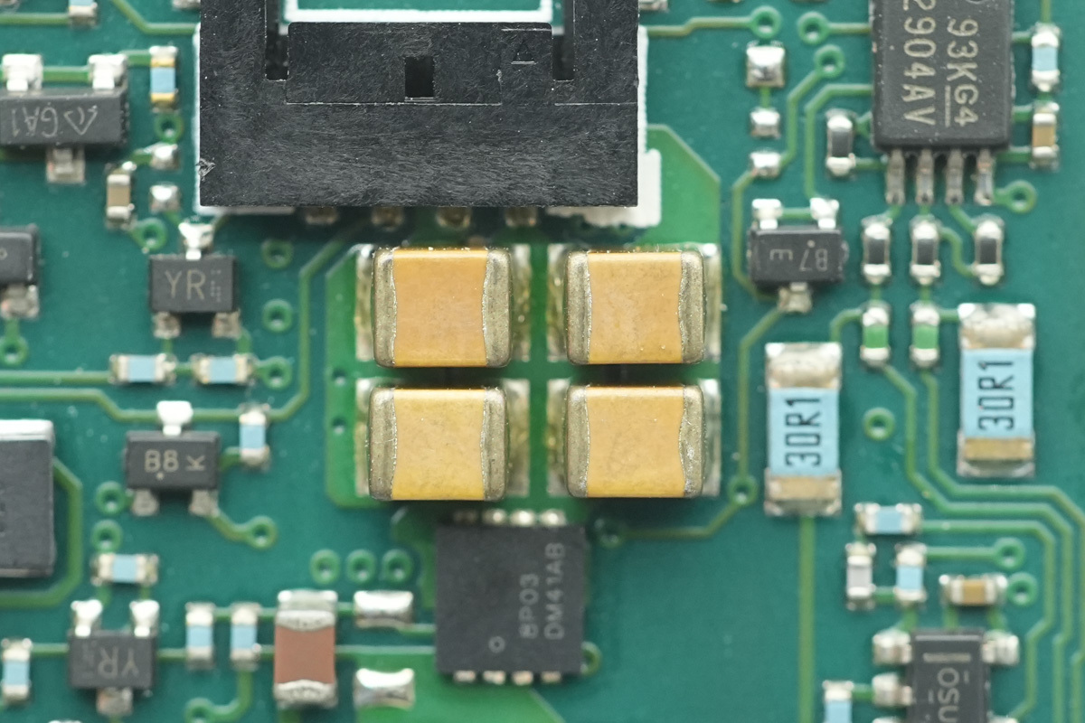 Teardown of the muRata’s 2000W Titanium-Rated SiC Server PSU-Chargerlab