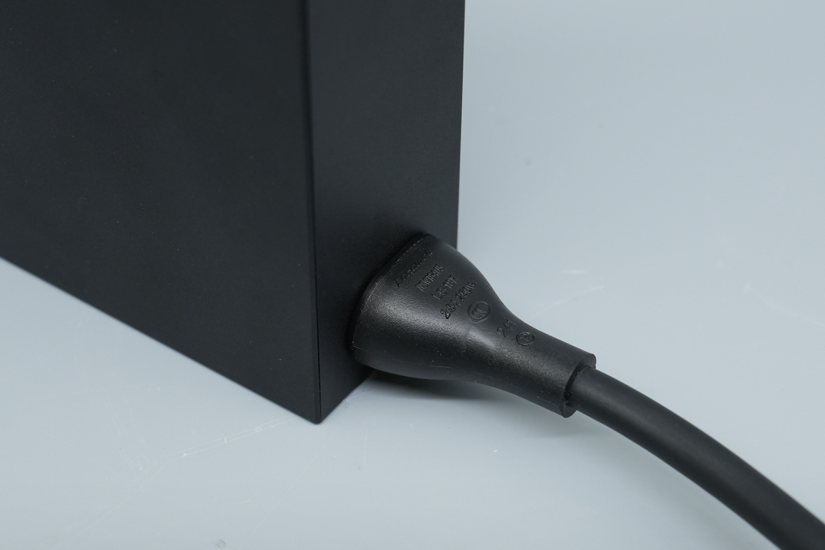 Teardown of the NVIDIA DGX Spark Original 240W USB-C Power Adapter-Chargerlab