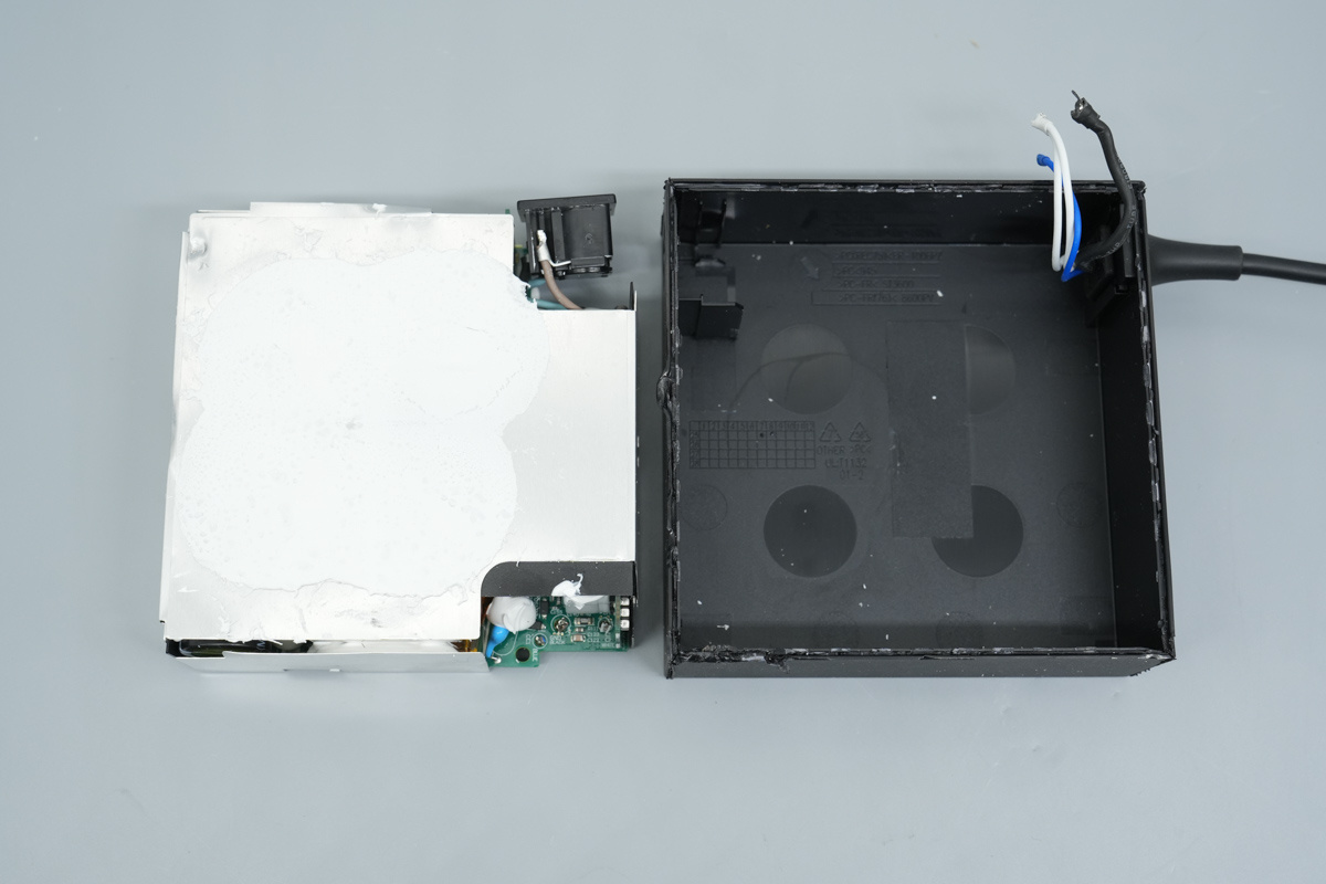 Teardown of the NVIDIA DGX Spark Original 240W USB-C Power Adapter-Chargerlab