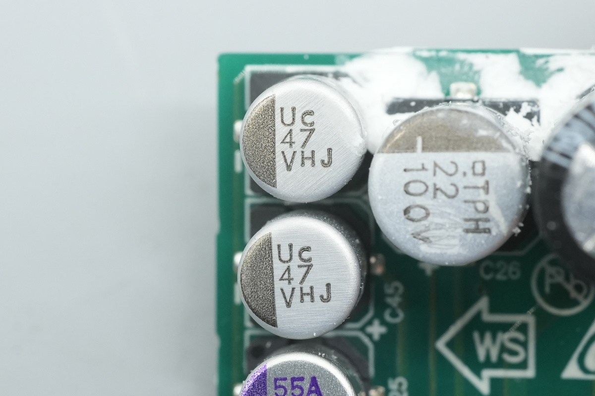 Teardown of the NVIDIA DGX Spark Original 240W USB-C Power Adapter-Chargerlab