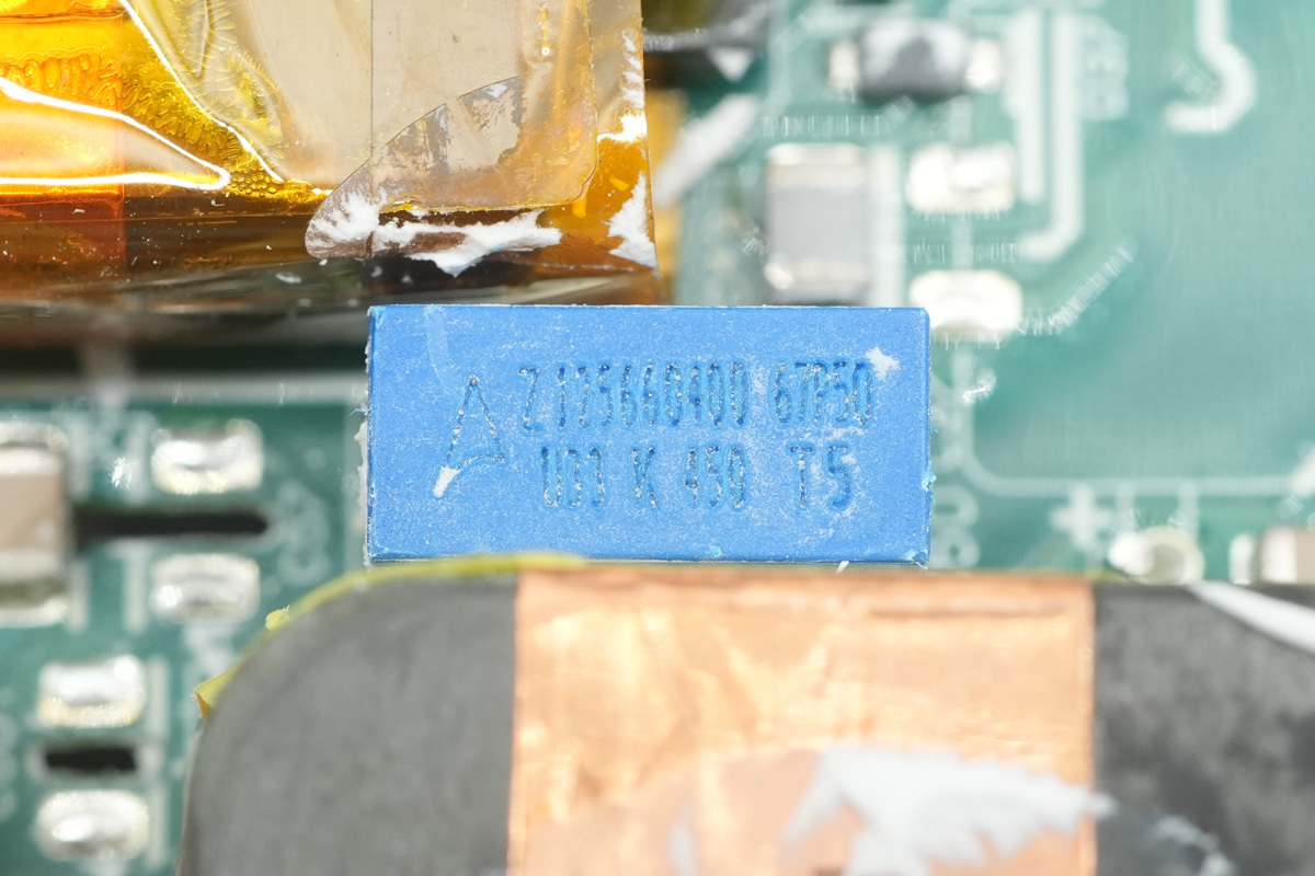 Teardown of the NVIDIA DGX Spark Original 240W USB-C Power Adapter-Chargerlab