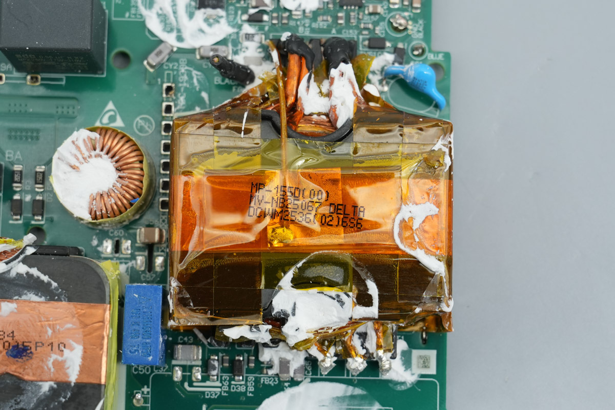 Teardown of the NVIDIA DGX Spark Original 240W USB-C Power Adapter-Chargerlab