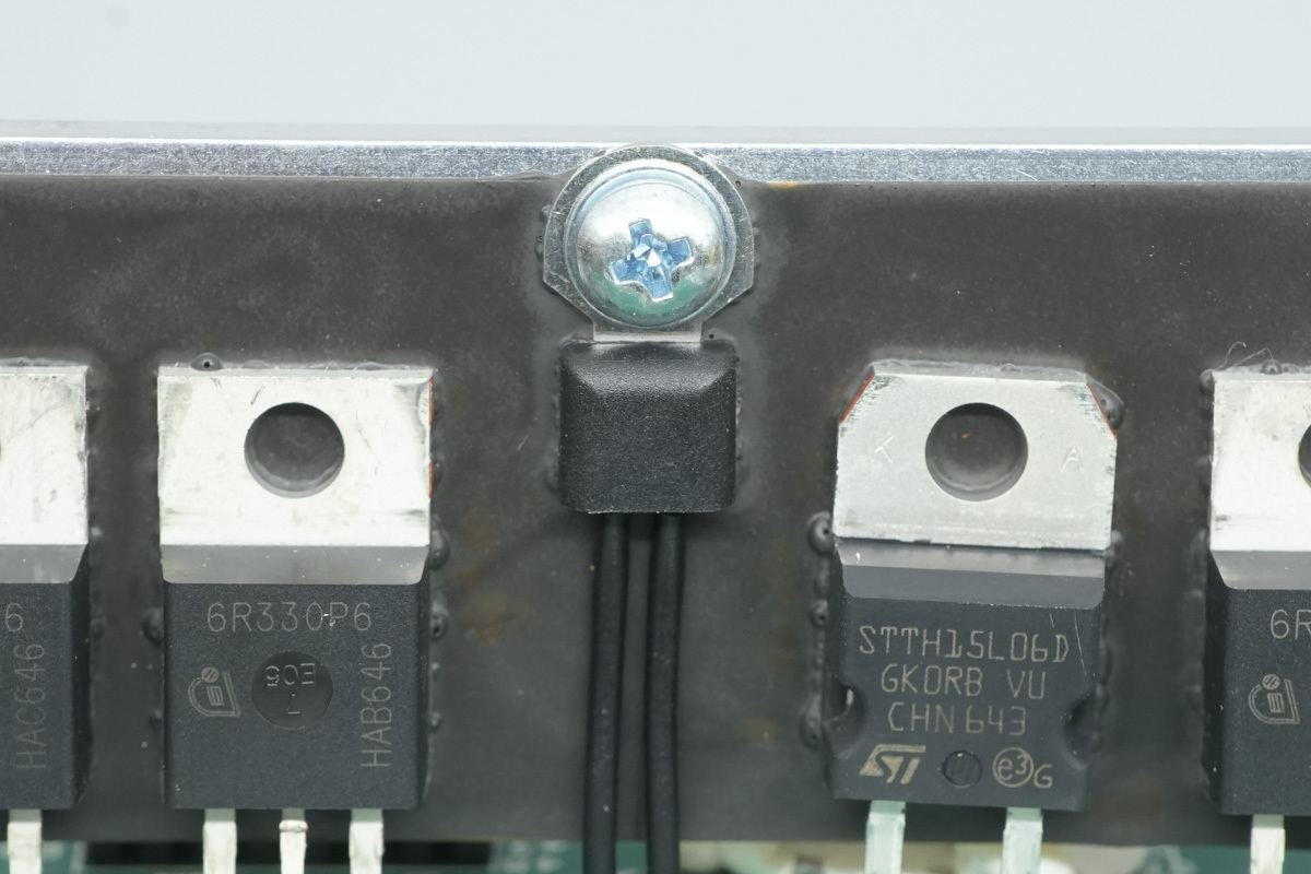 Teardown ofthe GE CSAC0250BZ 250W 80 PLUS Platinum Server Power Supply-Chargerlab