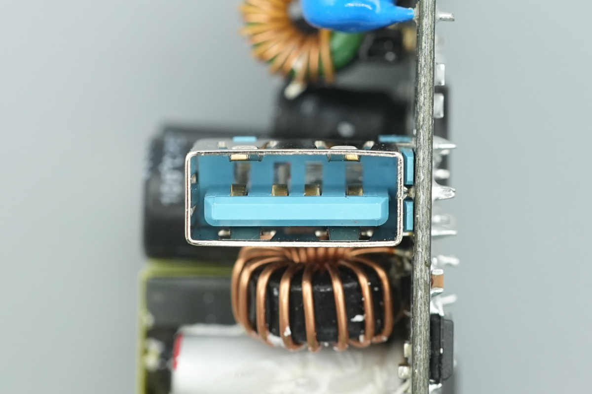 Teardown of the BULL UFCS Fast-Charging 86-Type Wall Panel-Chargerlab