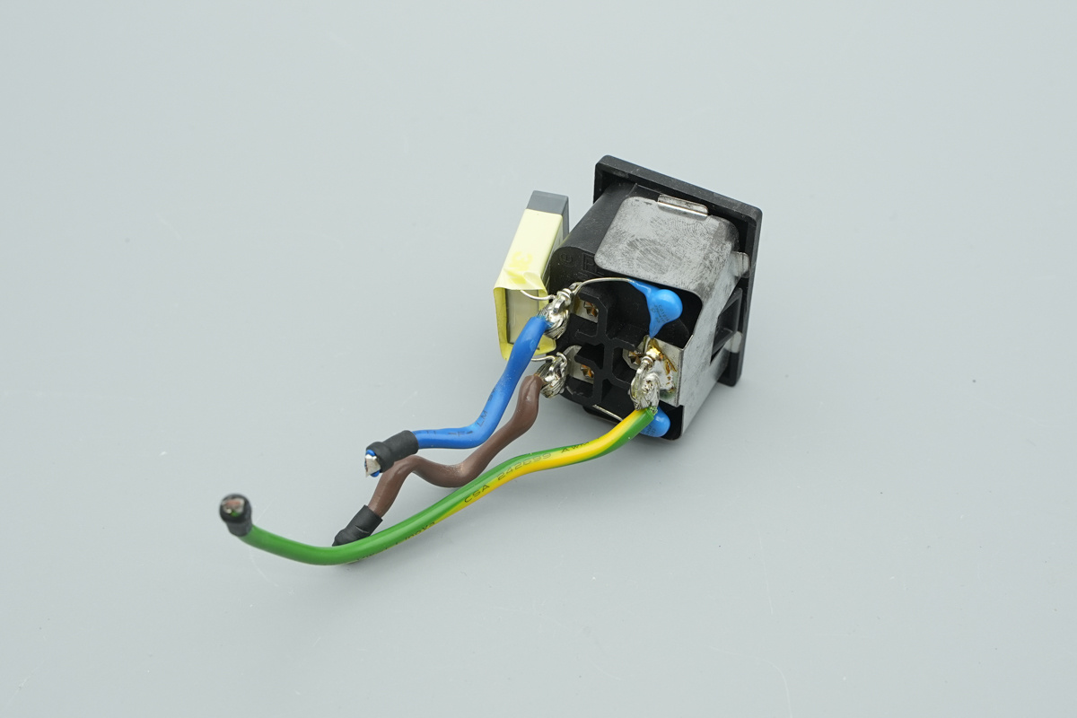 Teardown of the Delta 3000W SiC Server PSU (DPS-3000AB-22A)-Chargerlab