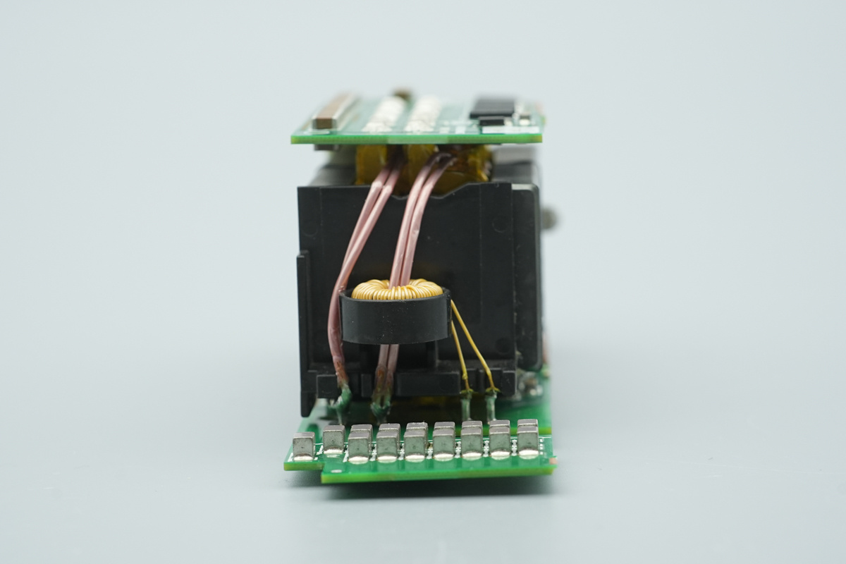 Teardown of the Delta 3000W SiC Server PSU (DPS-3000AB-22A)-Chargerlab