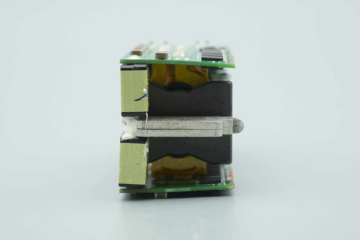 Teardown of the Delta 3000W SiC Server PSU (DPS-3000AB-22A)-Chargerlab