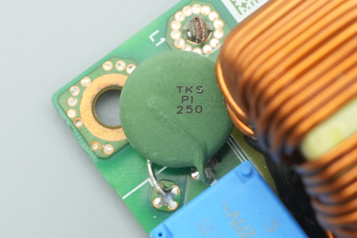 Teardown of the Delta 3000W SiC Server PSU (DPS-3000AB-22A)-Chargerlab