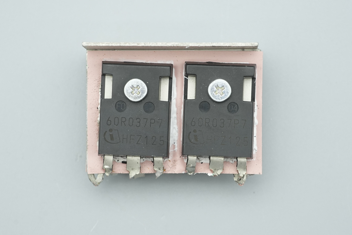 Teardown of the Delta 3000W SiC Server PSU (DPS-3000AB-22A)-Chargerlab