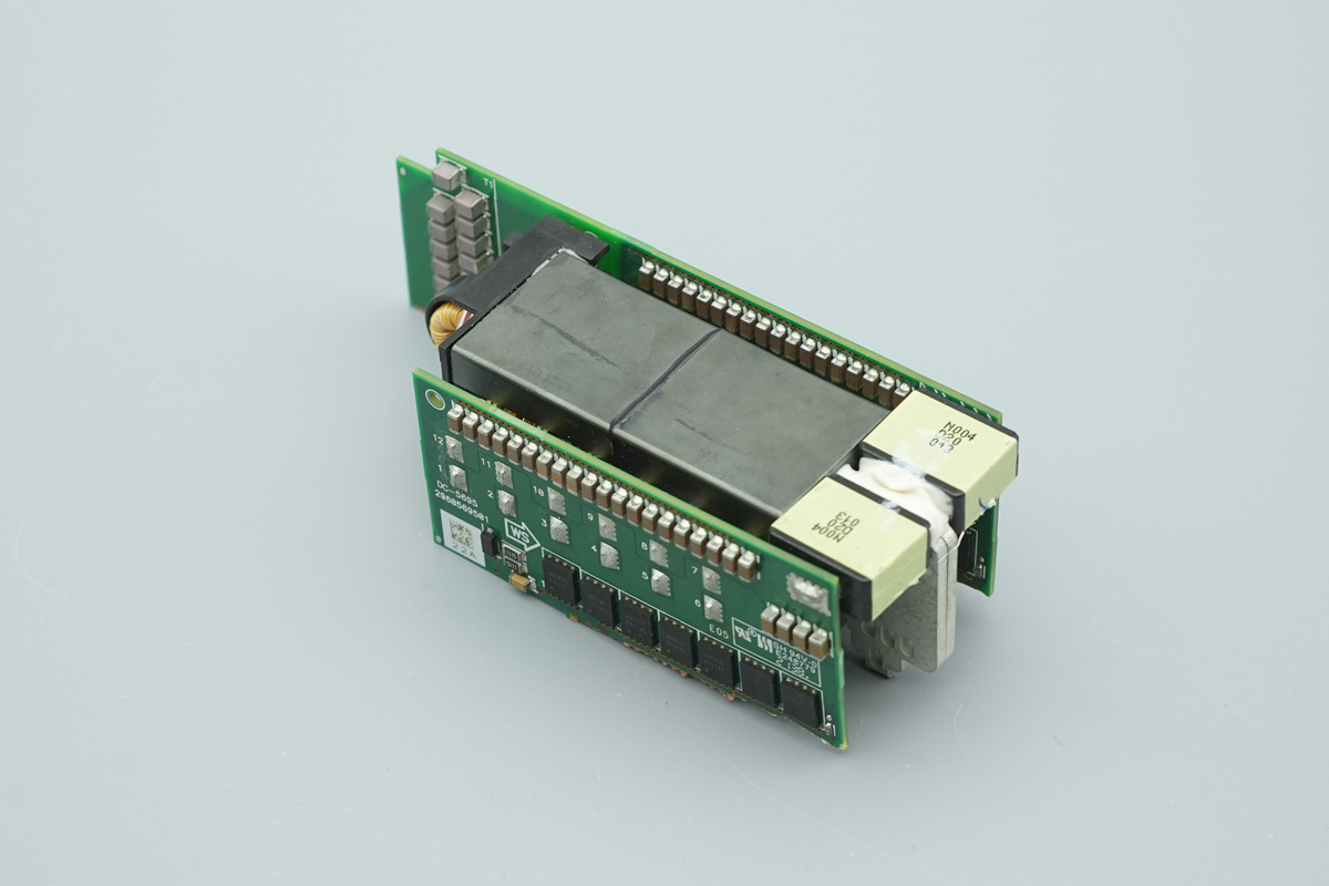 Teardown of the Delta 3000W SiC Server PSU (DPS-3000AB-22A)-Chargerlab